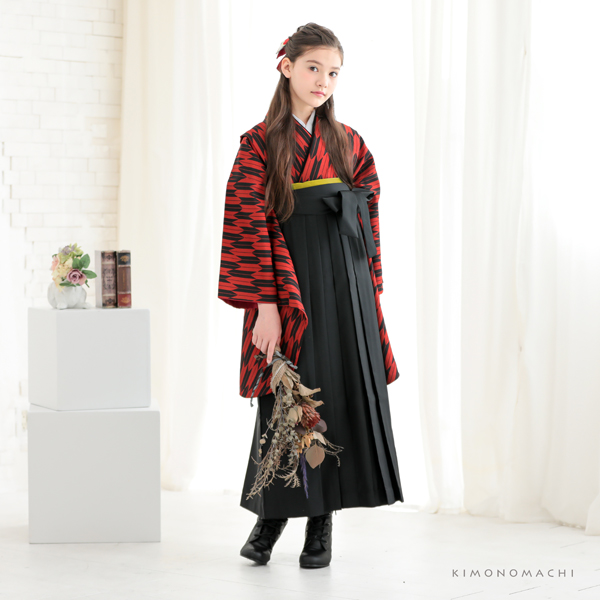 袴セット ジュニア 小学生 女の子「矢羽 赤×黒+黒」 卒業式 子供用 133〜159cm (着物+袴+二尺袖用襦袢+袴下帯) 3S・SS/2S・S・Mサイズ 女の子袴セット 大人の小さいサイズ 矢羽根 矢絣【メール便不可】