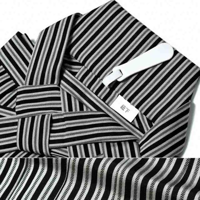 男児袴セット 4点セット(袴+角帯(袴下帯)+懐剣+お守り)「黒グレー 子持縞」10歳・13歳(適応身長:130cm〜160cm) ジュニアサイズ ハーフ成人式 十三参り 卒業式 こども袴 行灯袴 ボーイズ【メール便不可】