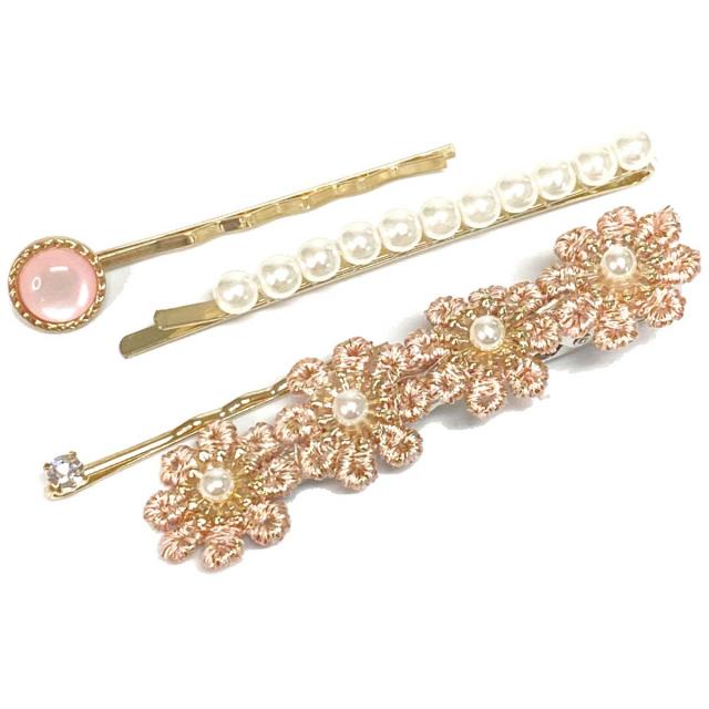 ☆✴︎クリップフェス10 キラキラストーン幸運の四つ葉のヘアピン2個