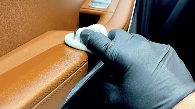 レザーワックス レザートリートメント レザー汚れ 革シート クリーニング レザーパーツ クリーム 保湿剤 保湿 保護 劣化防止 洗車の王国 SENSHA