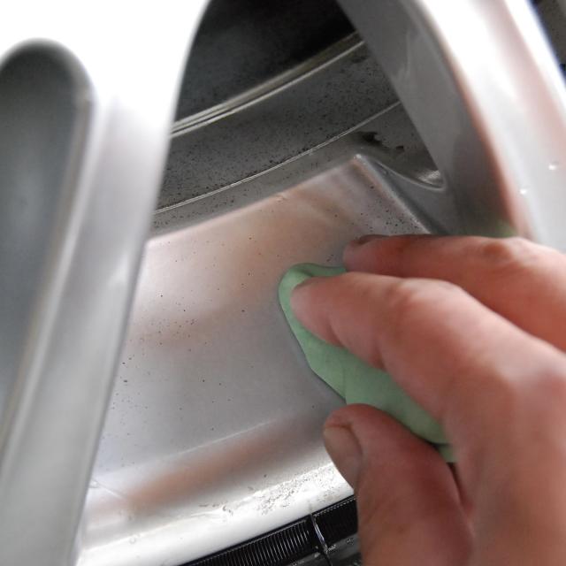 ホイールクリーナー ブレーキダスト 除去 鉄粉除去 粘土 ねんど ネンド ホイールクレイ ホイール洗浄 洗車の王国 SENSHA