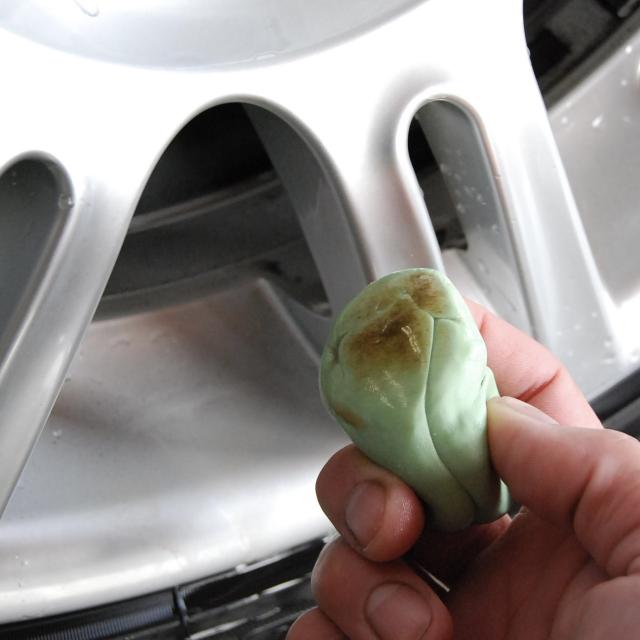 ホイールクリーナー ブレーキダスト 除去 鉄粉除去 粘土 ねんど ネンド ホイールクレイ ホイール洗浄 洗車の王国 SENSHA