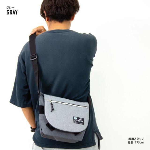 ショルダーバッグ