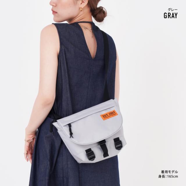 ショルダーバッグ