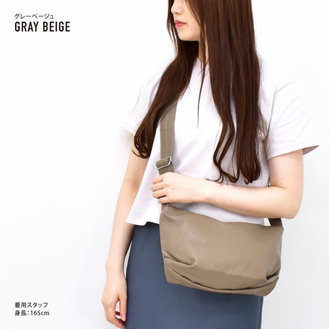 ショルダーバッグ