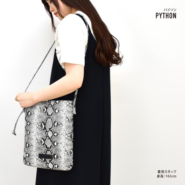 ショルダーバッグ