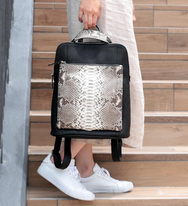 パイソン 本革 リュック
