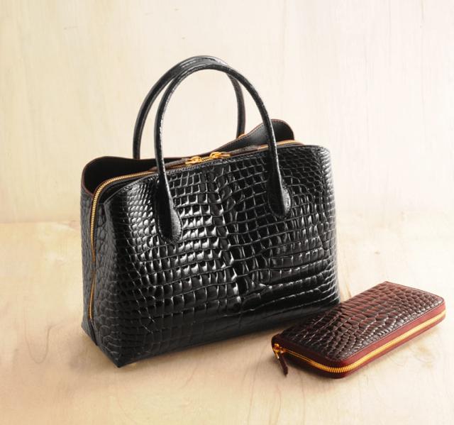 ブラックが美しいスモールクロコダイル