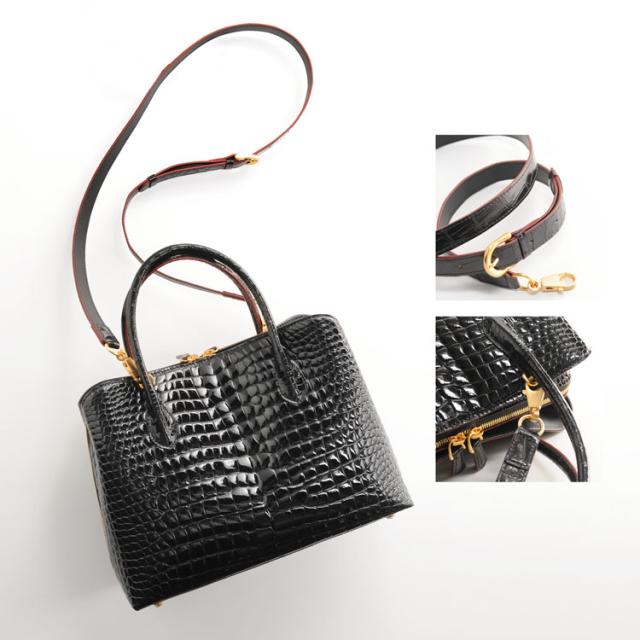 ショルダーベルト付きで2WAYで使えます