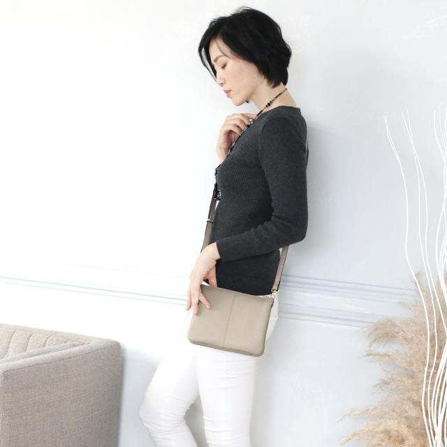 グレージュ ショルダーバッグ 牛革 レザー