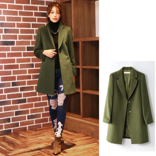 チェスターコートとジーンズのカジュアルコーデ