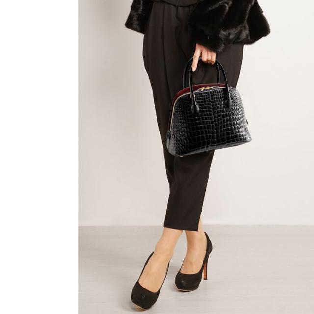 エレガントなクロコダイルバッグ