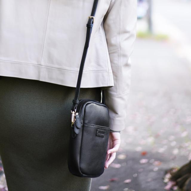 gina clair 本革 ショルダーバッグ ブラック