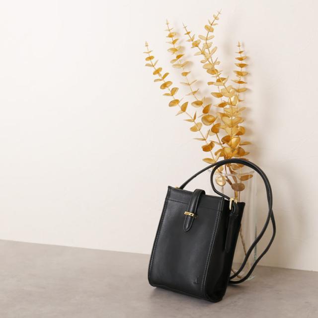 本革 ショルダーバッグ 本革 おしゃれ