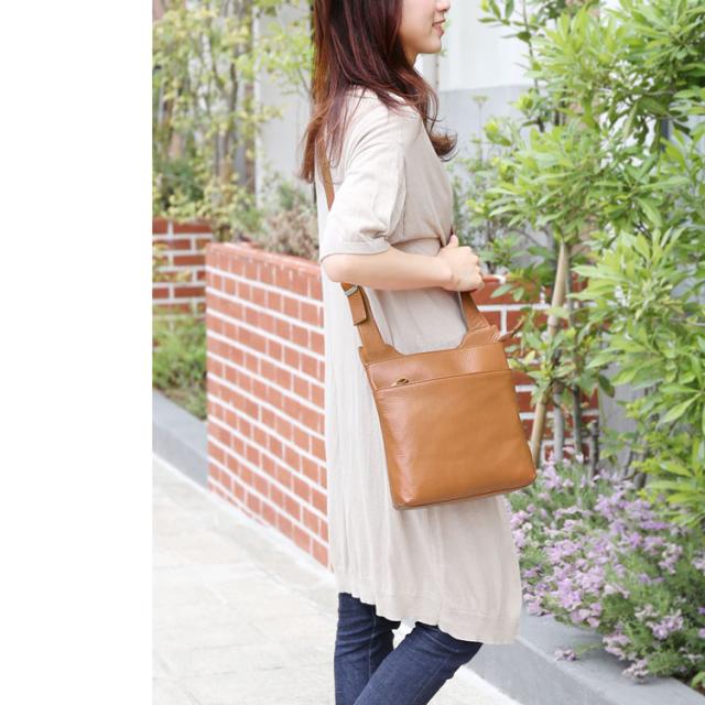 ユニセックス ショルダーバッグ 日本製 牛革