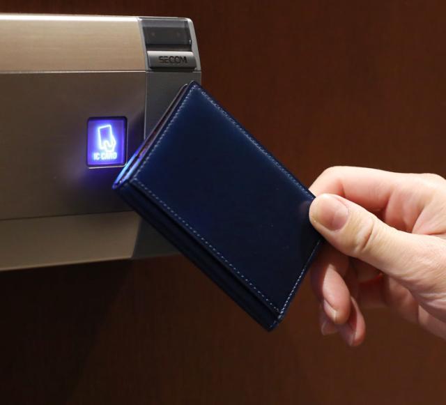 PRAIRIE[プレリー] ナチュラル コードバン 馬革 IDカードケース パスケース ICカード