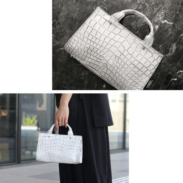 男性にも女性にも使える日本製鰐革鞄