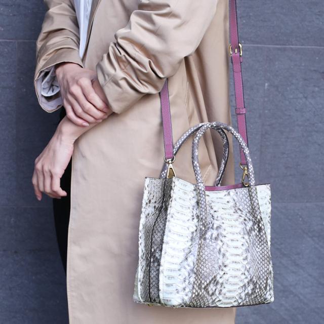 ブラック カンパリ バイカラー パイソンバッグ おしゃれ バッグ