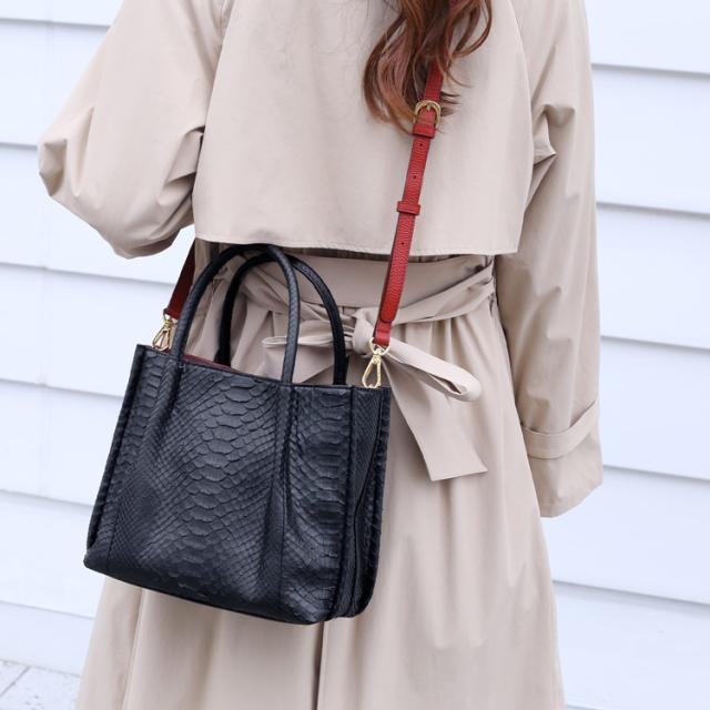 ブラック パイソン ショルダーバッグ きれいめ 大人 かわいい