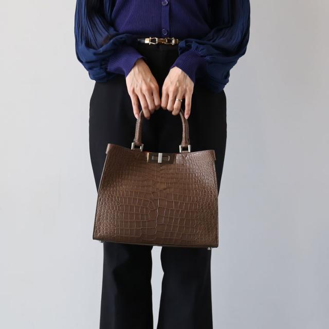 ショルダーバッグとしても使える2WAYトートバッグ