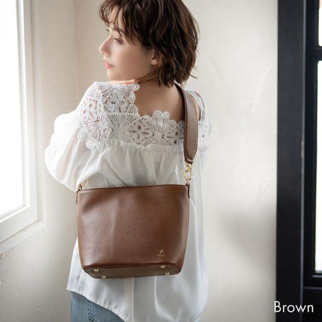 mieno 本革 ワンショルダーバッグ ブラウン