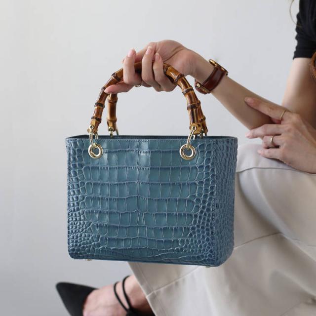 イタリアンレザー　可愛いバッグ