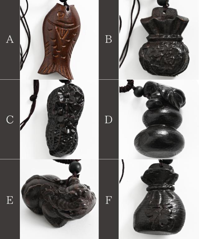 馴染む素朴感。ウッドネックレス