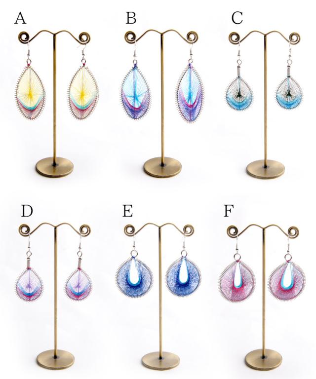 エスニックな雰囲気をプラス。カラーコードピアス