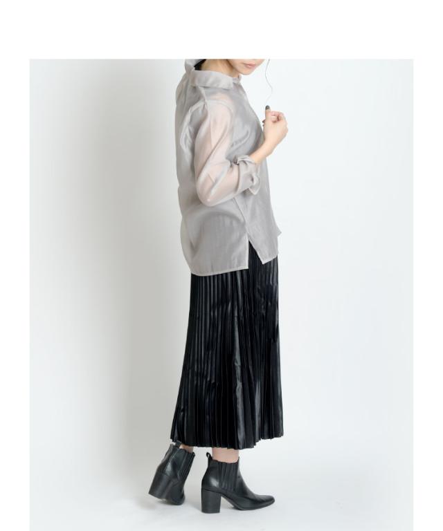 サテンプリーツスカート