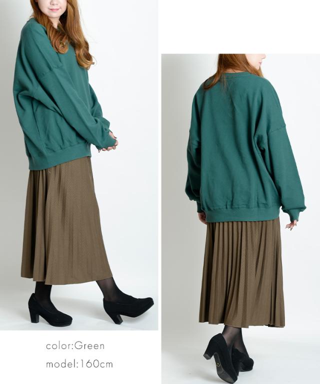 カジュアルすぎず丁度いいラフさ！オーバーサイズ蝶々トレーナー