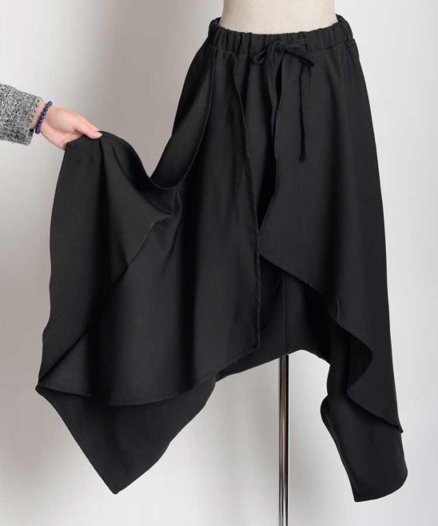 絶妙なふんわり。変型サルエルパンツ