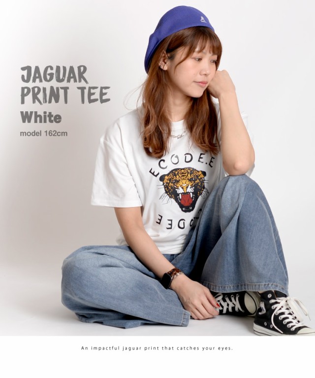 思わず視線をキャッチする。ジャガー半袖Tシャツ