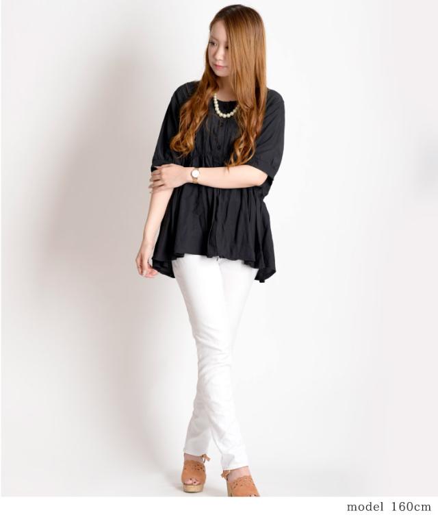 心惹かれるとろみとヒンヤリ質感。ティアードブラウス
