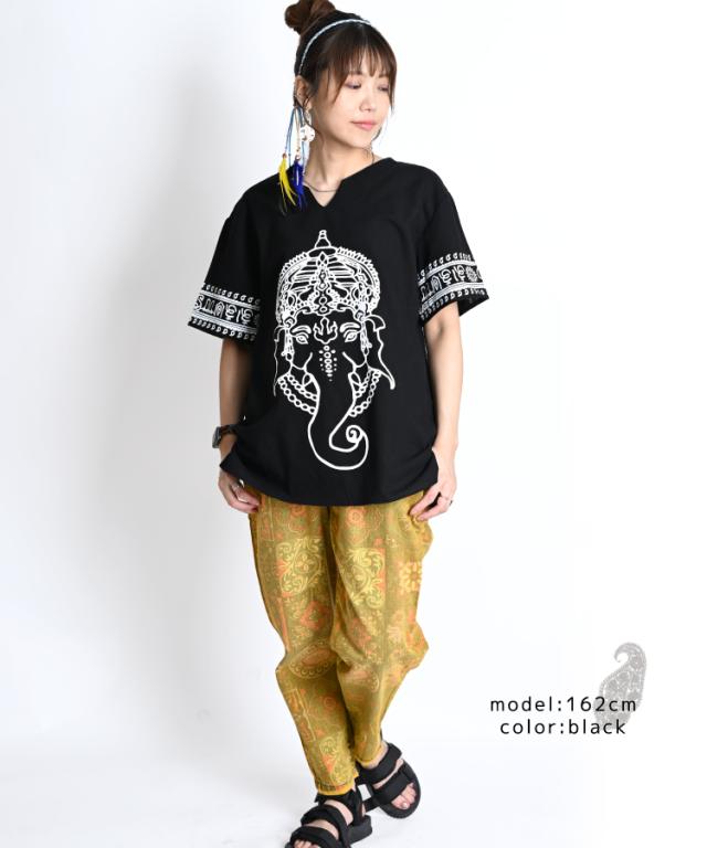 キーネックシャツ