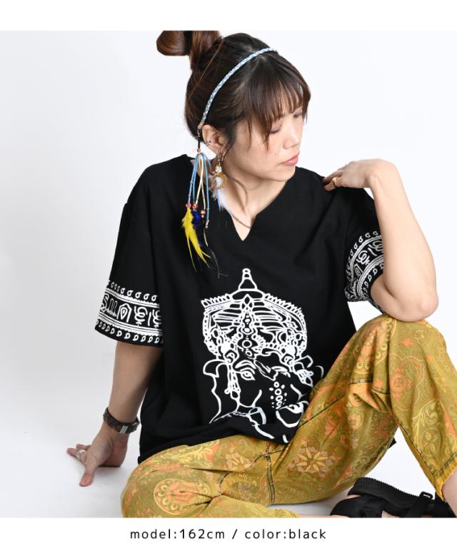 キーネックシャツ