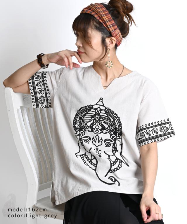 キーネックシャツ