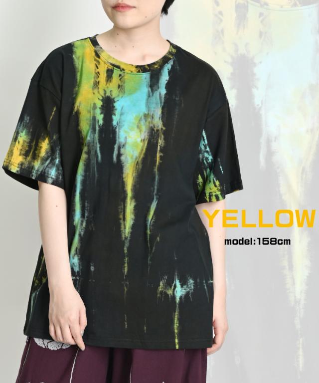 アクセントをプラス。ブラックベースタイダイTシャツ