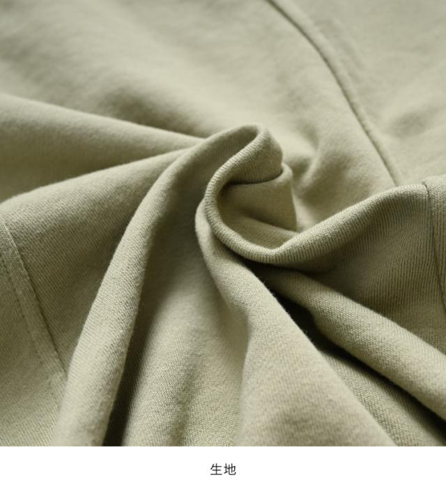 瞬間おしゃれ完成。レイヤード風プルオーバー