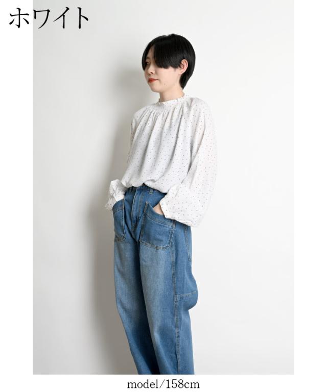 大人の可愛げをON。プリントシャーリングブラウス
