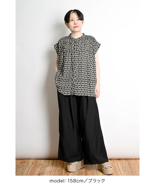 レーヨンプリントシャーリングブラウス