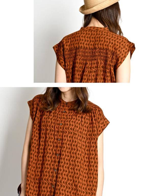 レーヨンプリントシャーリングブラウス