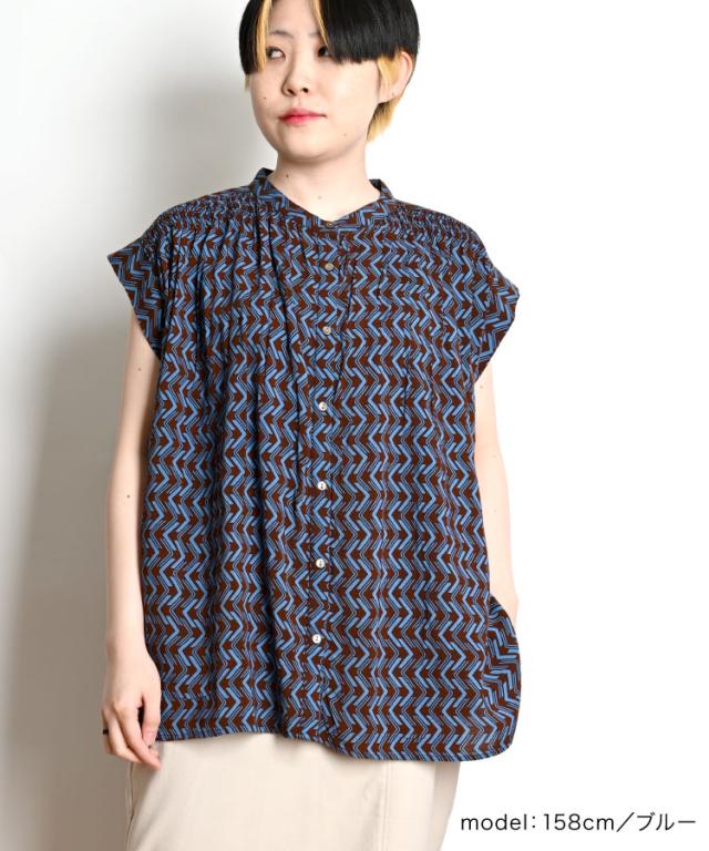 レーヨンプリントシャーリングブラウス