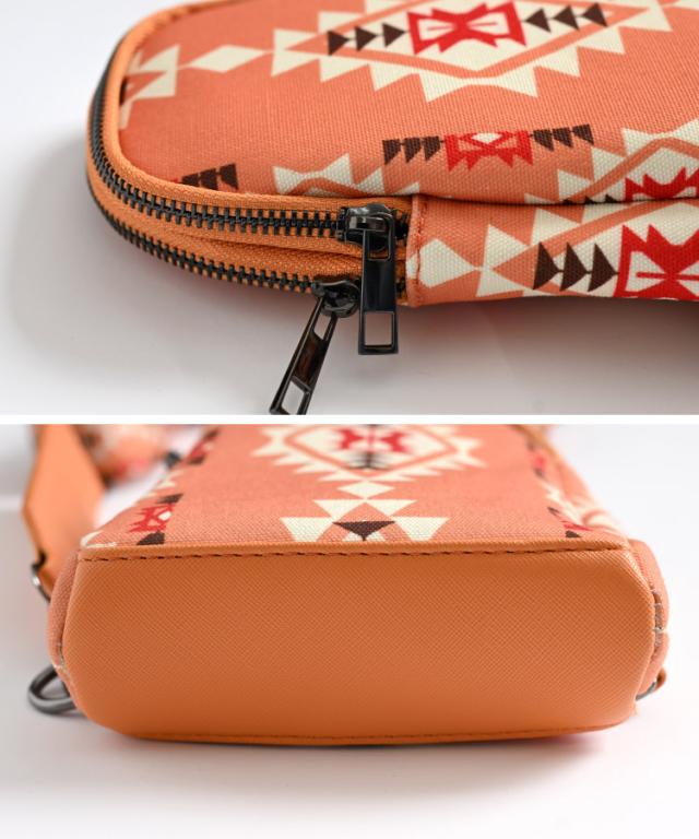 身軽にお出かけ。ネイティブ柄ボディバッグ