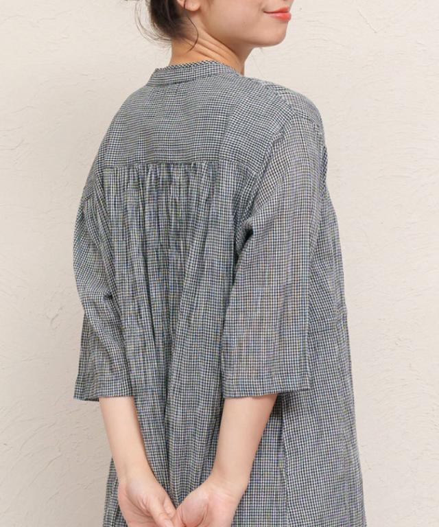 ゆったり、ふんわり、軽やかに。チェック柄五分袖前開き切り替えワンピース