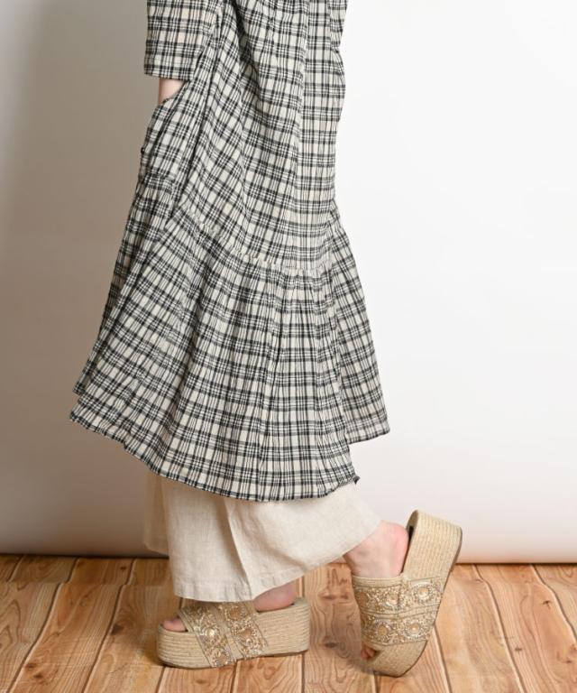 ゆったり、ふんわり、軽やかに。チェック柄五分袖前開き切り替えワンピース