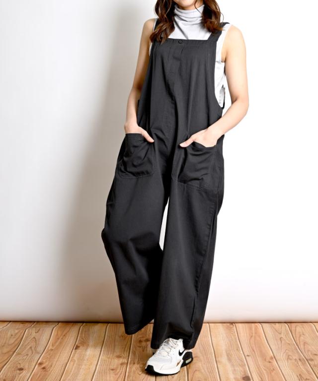 隠す、じゃなくて『包む』。コットンツイルサロペット