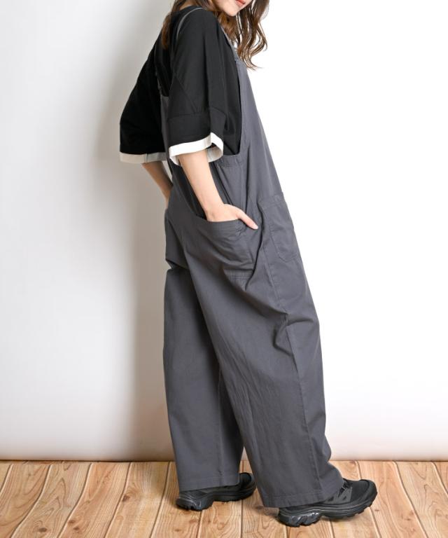 隠す、じゃなくて『包む』。コットンツイルサロペット