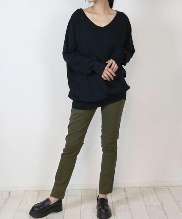 Vネックワイドリブ綿ニット