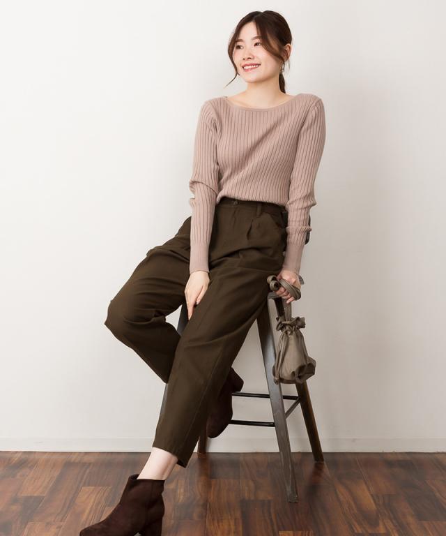 リブニットボートネックセーター