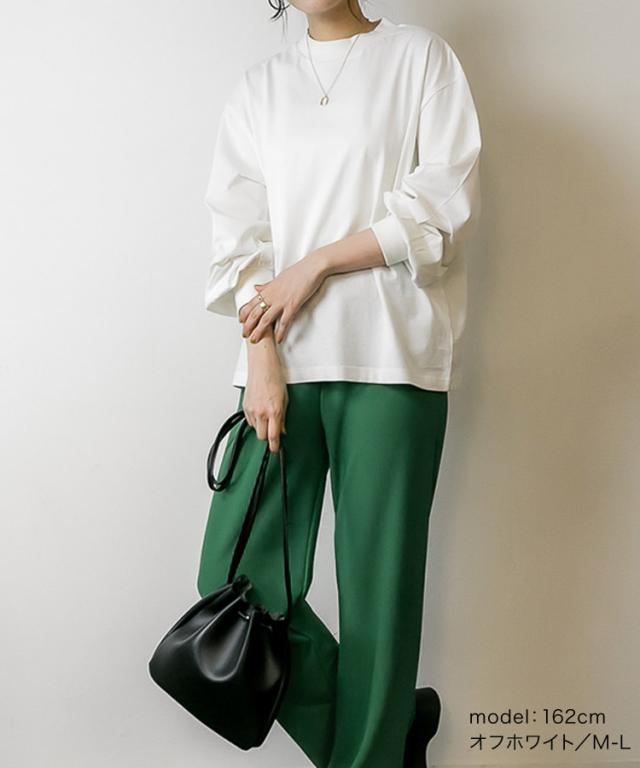 モックネックボリューム袖ロンT親しみやすいシルエット。モックネックボリューム袖ロンT